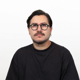Adán Farías
