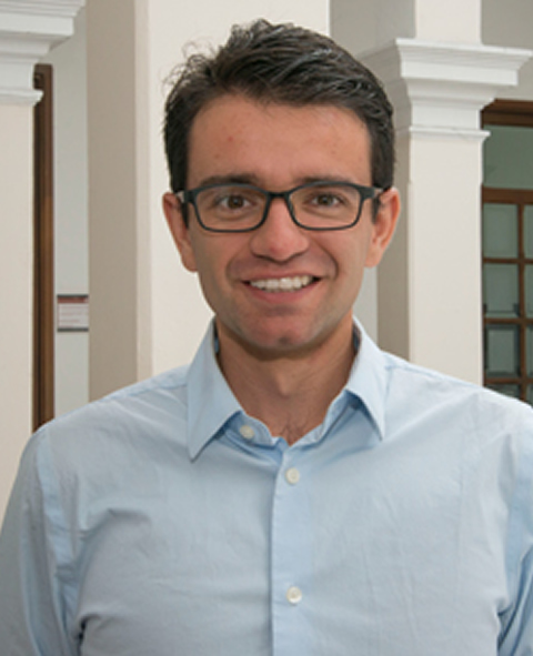 santiago_saavedra_pineda_profesor_de_la_facultad_de_economia.jpg