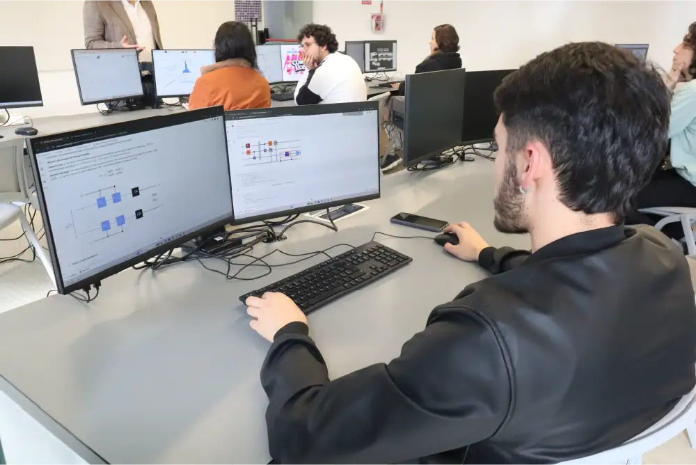 Redes y capítulos de ​investigación​
