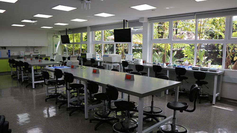 Laboratorio de Ciencias Naturales III