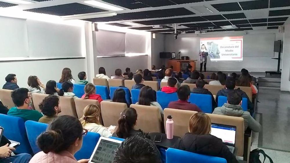Capacitación a docentes con respecto al abordaje emocional - Foto 01
